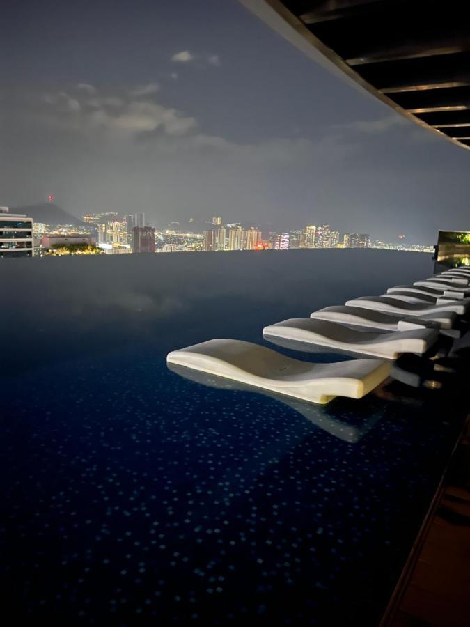 Luxury Suites At Eaton Klcc Kuala Lumpur Exterior photo